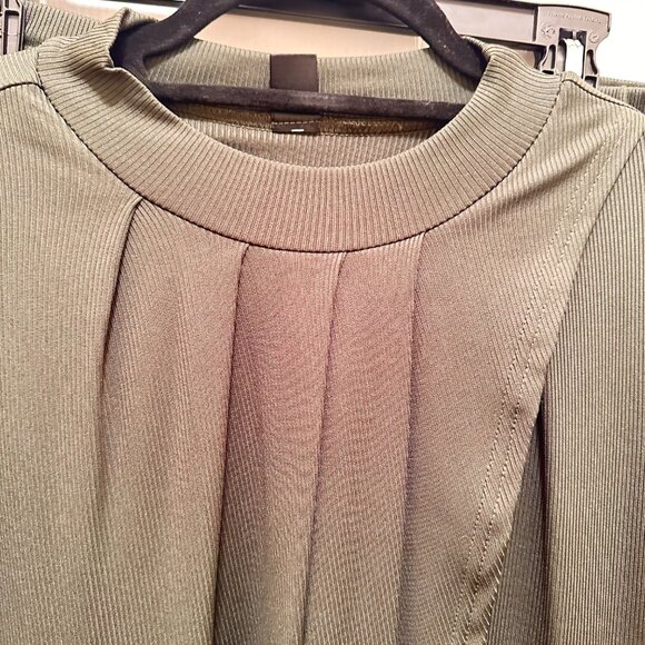 Asymmetrical Olive Green Pant Set - Picture 2 of 10